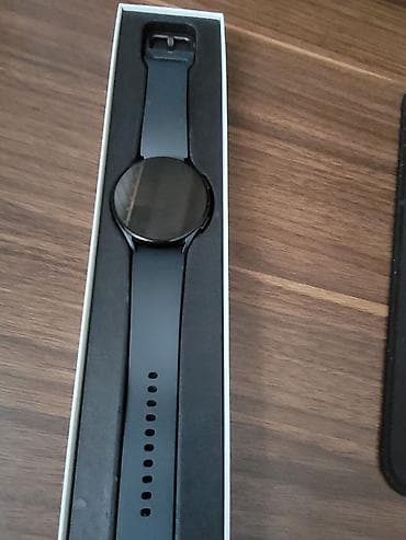 su despensoru: Samsung Galaxy Watch5 (qara) - Model: Galaxy Watch5 - Korpus: dairəvi — 2