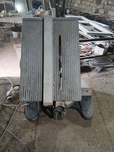 işlənmiş setkalar: Özçelik uqlarez satılır.tam işlək vəziyyətdədi.bircə qulpu — 2