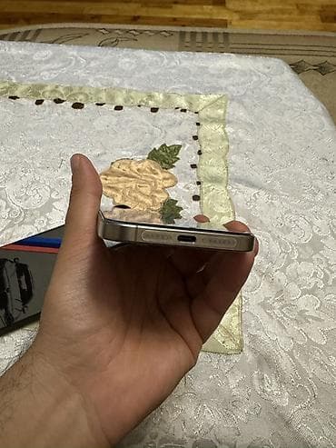iphine 6s: IPhone 15 Pro Max, 256 GB, Desert Titanium, Simsiz şarj, Face ID — 3