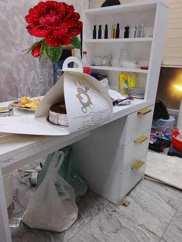 azeri sekilleri yazili: Manikür üçün masa — 1