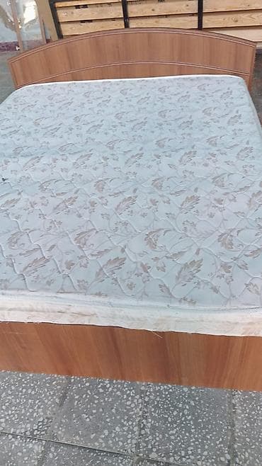 İkinəfərlik çarpayı, Matras ilə, Siyirməsiz