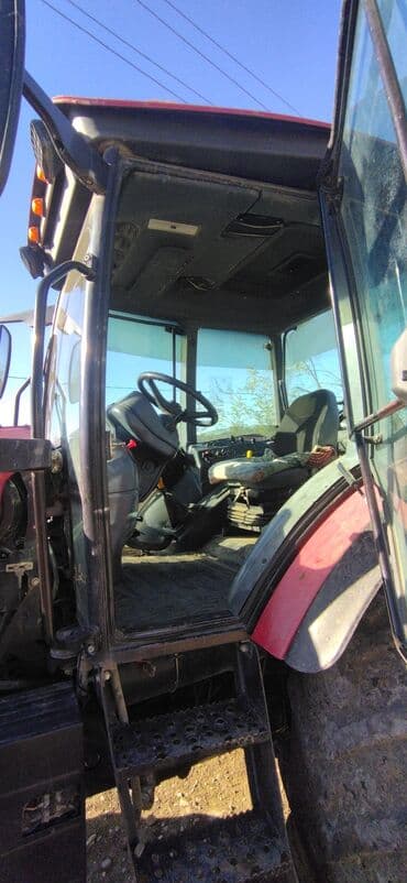 cayka maşın: Belarus 1523 traktor - Rəng: qırmızı, tam kabinli - Güclü ön çəkidə — 3