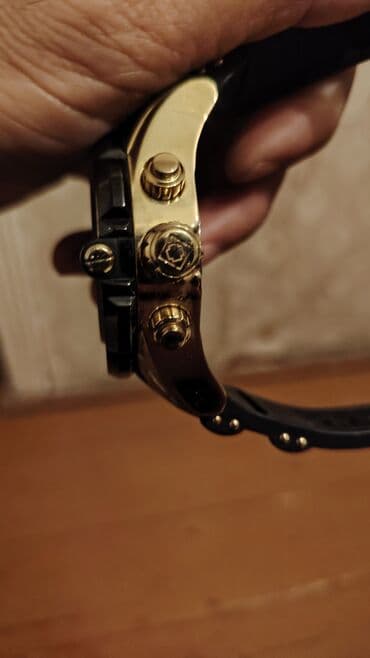 ucuz usaq saatlari: İşlənmiş, Qol saatı — 2