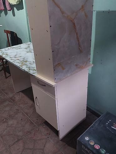 Офисная мебель на заказ: Прямой стол, С полками, С выдвижными ящиками, МДФ — 3