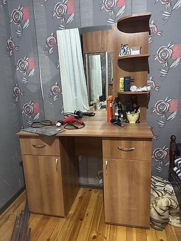 Tualet masası və güzgü dəsti - Material: taxta/laminat örtüklü