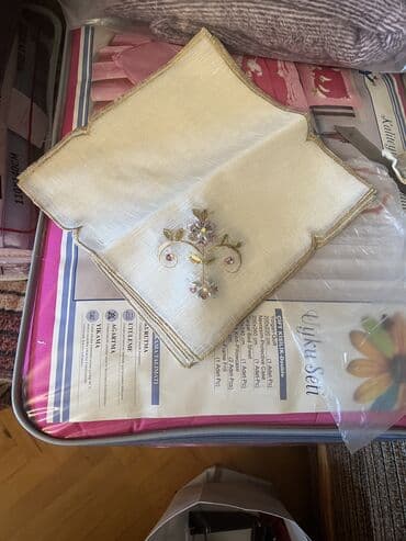 stolustu sufreler: Yeni Süfrə, Ünvandan götürmə — 1