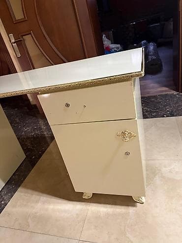 bezekli a herfi: İşlənmiş, Açılmayan, Taxta, Dördbucaq masa — 2