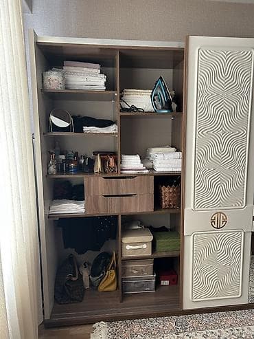 metbext skaflari: 3 qapılı, Güzgülü, Bej, Digər material, Kupe, Düz dolab — 3