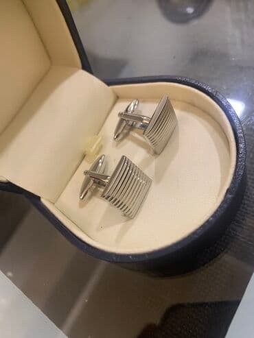 Müasir dizaynlı kişi manjet düymələri - Zərif aksessuar axtaranlar