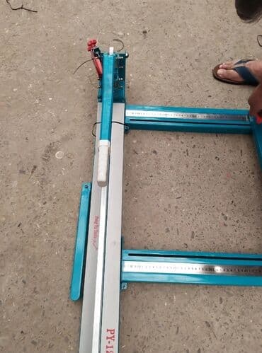 kolbasa kəsən: Kafel kəsən stanok — 1