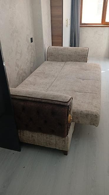 Divanlar: Di̇van-kravat, Açılan, Bazalı, Parça — 1