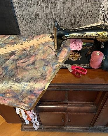 antik dolab: Antik Singer tikiş maşını və orijinal taxta dolab - Brend/model: The — 3