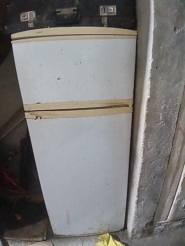 mikrovalnovka satilir: İki qapılı soyuducu - Üst hissə: dondurucu bölmə, ortada çıxarıla — 2