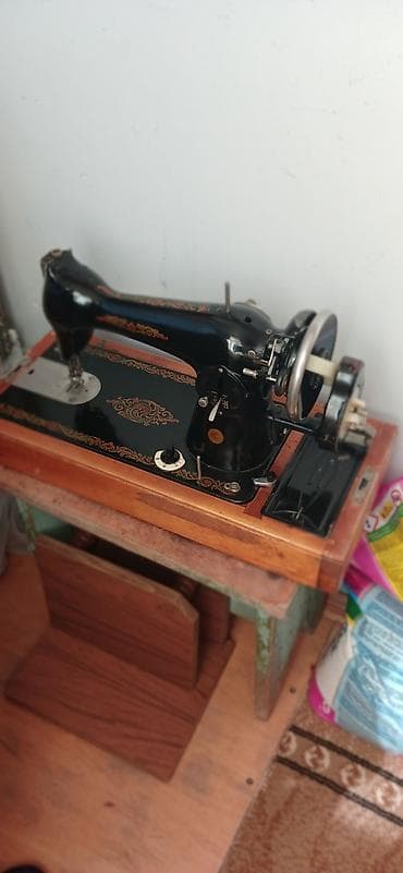 Klassik mexaniki tikiş maşını – çuqun gövdəli, stolüstü model