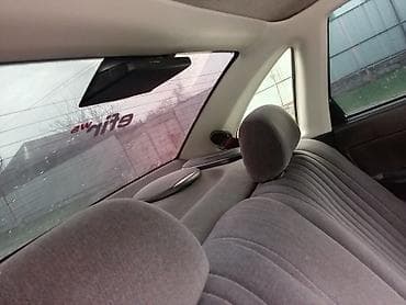 gence traktor zavodu satisi: Volkswagen Polo sedan, ağ rəng. - Kuzov: 4 qapılı sedan, aerodinamik — 5