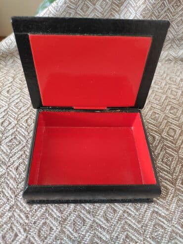 xari bulbul yaxa sancagi: Rəngi gedməyən sırğa — 21