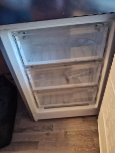 soyuducu skaf: İşlənmiş 2 qapılı Hotpoint Ariston Soyuducu Satılır, rəng - Gümüşü — 4