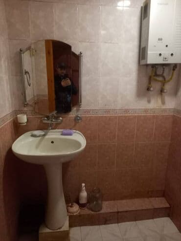 kiraye evler 2022 neftçilər: Xətai rayonu,Qaqarin korpusu terefde 3 otaqli,təmirli menzil kirayeye — 2