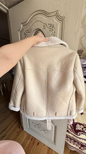 ağ donlar instagram: Qadın üçün qısa “shearling” tipli süni dərili kurtka. - Rəng: açıq — 3