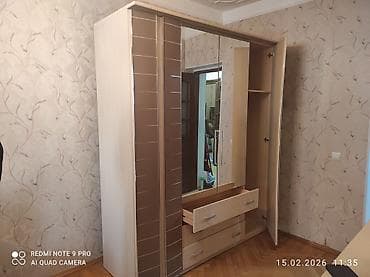 hacar nabor: Yataq dəsti satılır hec bir problemi yoxdu taxtın bazası yoxdu.qiyməti — 1