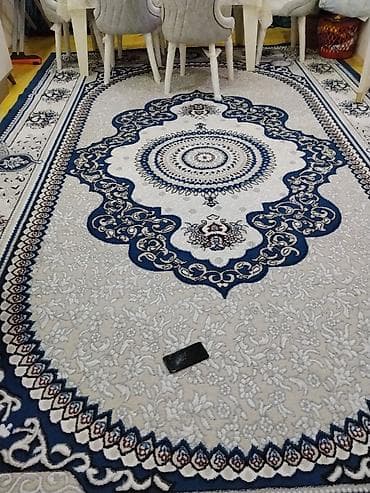 Şərq naxışlı xalça - Rəng palitrası: krem, tünd mavi və qrafit