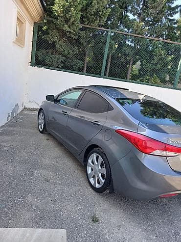 Avtomobil satışı: Hyundai Elantra: 1.8 l | 2014 il Sedan — 9