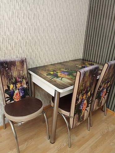 сырдуу бал: Для кухни, Б/у, Нераскладной, Прямоугольный стол, 4 стула — 4
