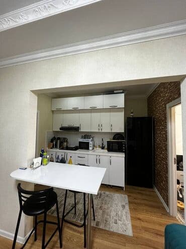 kirayə restoran: Mənzil kirayə verilir. Studiyo tipli, tam təmirli və tam əşyalı 2 — 6