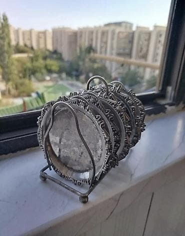 Metall stend və 6 ədəd klassik fincanaltı dəsti - Material: metal