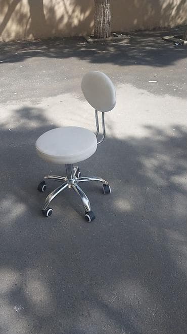 fırlanan stullar: Təkərləri olan hündürlüyü tənzimlənən stul - Rəng: ağ oturacaq və bel — 1