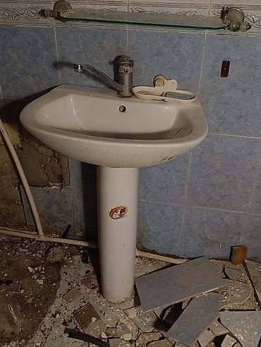 hamam traplari: Hamam üçün lavabo dəsti - Ayaqlı keramika lavabo (ağ rəng), üstündə — 1
