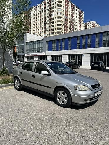 Opel Astra: 1.6 l | 1999 il 355000 km Hetçbek