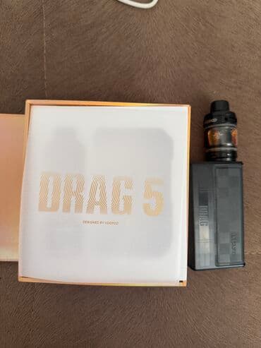 elektron sigaretler: VOOPOO Drag 5 elektron siqareti. Qara rəngdə, damalı dizaynlı korpusu — 3