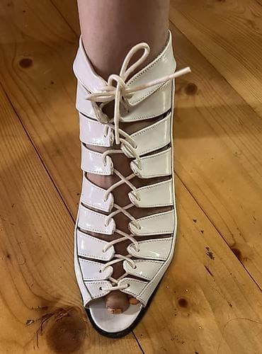 Basanoşka və səndəllər: 37-38 Ağ rəngli qadın sandaleti - Model: Qladiator üslubunda açıq — 2
