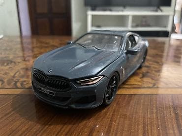 BMW 8 Series M840i kupesi – metal kolleksiya modeli - Miqyas: təxmini — 1