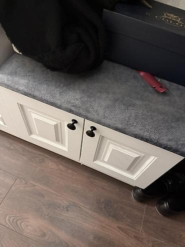 kitab şkaf: Giriş dəhlizi üçün dəst – güzgülü şkaf və oturacaqlı tumba - Dizayn — 2