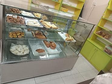 2 dənə şirniyat vitrini satilir. uzunlugu 1.5 m