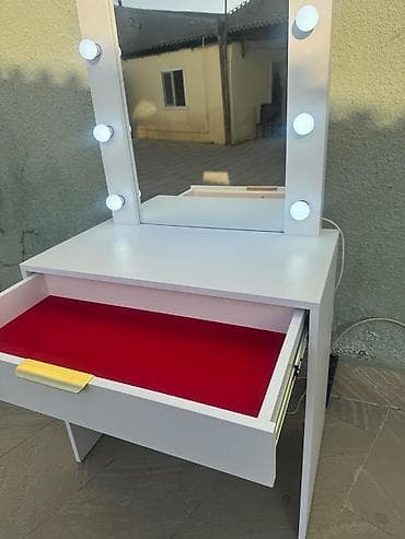 işlənmiş oturacaqlar: Yeni, Açılan, Laminat, Dördbucaq masa — 6