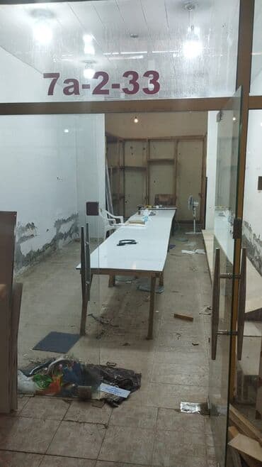 аренда торгового места в магазине: Binə ticarət mərkəzində 7-ci sırada yerləşən 40 kvadrat metrlik mağaza — 2