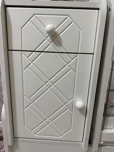 Beşiklər: Oğlan və qız üçün, Dördbucaq, Beşik, Yellənmə mexanizmsiz — 4