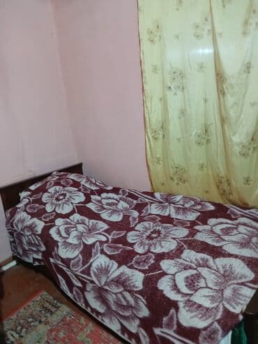 Boşqablar: Bine qesebesinde Merkezde bazarstorenin arxasinda kiraye ev verilir — 2