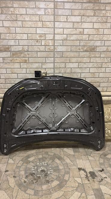 Капоты: Changan Uni-V IDD kapotu. Bezkraska üsstən çıxma kapotdur. Sadəcə ön — 4