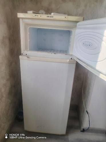 aysberq pive: Aysberg iki qapılı soyuducu - Üst kamera: dondurucu bölmə, ayrıca — 2