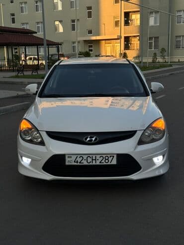 çaşqa feredo: Hyundai i30: 1.6 л | 2011 г. Хэтчбэк — 1