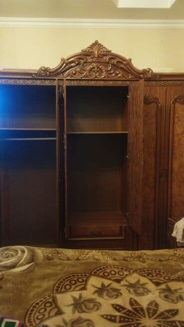 mebillər: İşlənmiş, Açılan, 6 qapı Düz dolab, Şifonyer — 3