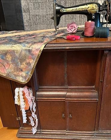 antik dolab: Antik Singer tikiş maşını və orijinal taxta dolab - Brend/model: The — 6
