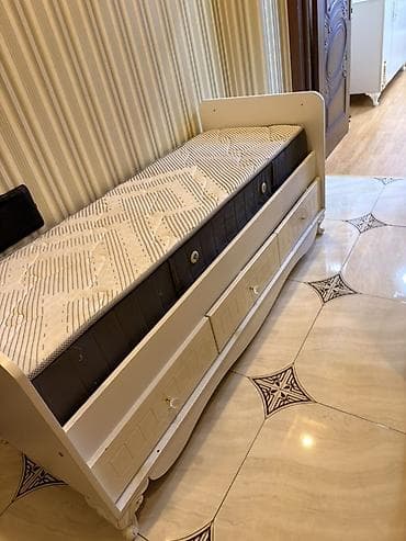 Мебель для дома: Односпальная кровать, С матрасом, С выдвижными ящиками — 2