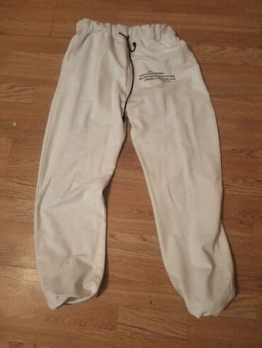 механические часы в баку: Ağ rəngli 3 hissəli idman dəsti Məhsul tərkibi: - Kapüşonlu svitşot — 3