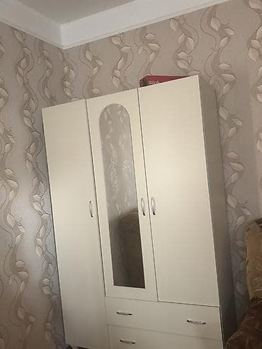paltar işqafi: Ağ rəngli 3 qapılı paltar şkafı - Klassik dizayn, parlaq ağ rəng - — 2