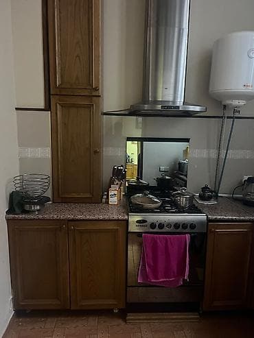 sap: Klassik üslubda tam dəst yemək otağı mebelləri Tərkibi: - Vitrinli — 5